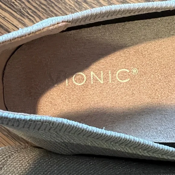 Vionic Light Gray Women's Flats with Bow - Picture 2 of 6